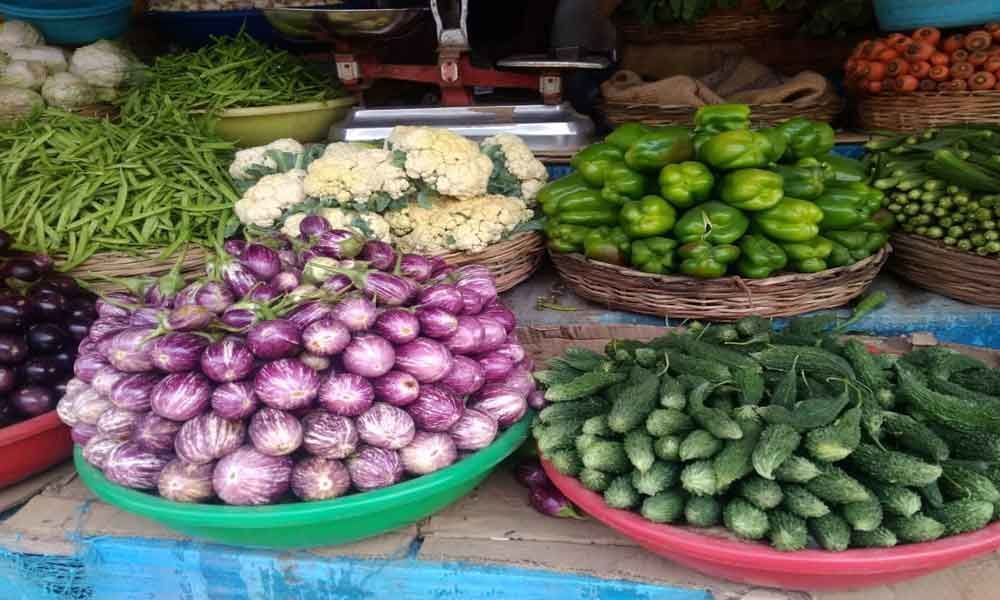People worry a lot as vegetable prices soar