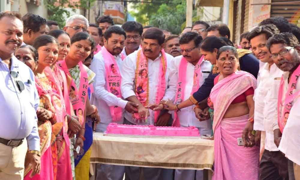 TRS leaders celebrate victory of Ranjith