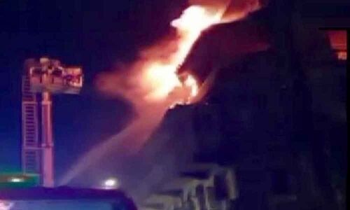 2 dead as fire breaks out in building at Bhendi Bazaar
