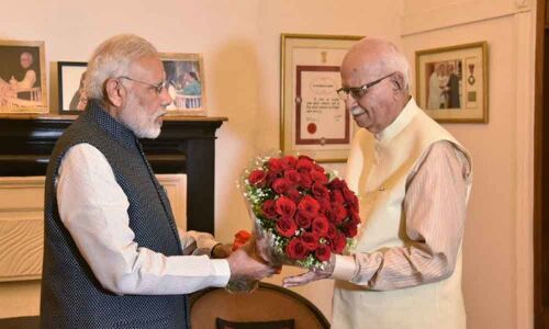 PM Modi meets Advani at the latters residence