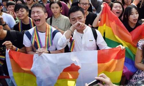 Historic day for Asia as Taiwan holds first gay marraige