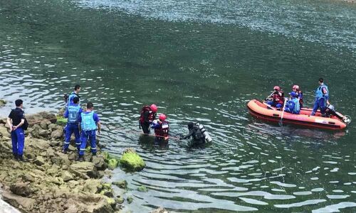 10 killed as boat capsizes in China