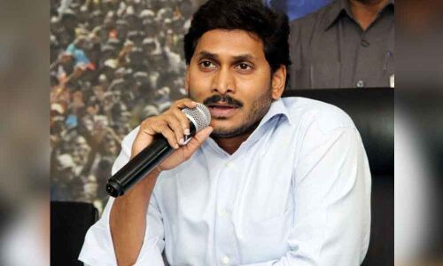 YS Jagan gets blessings from TTD priests