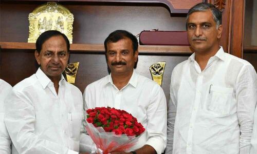 KCR takes stock of LS poll debacle