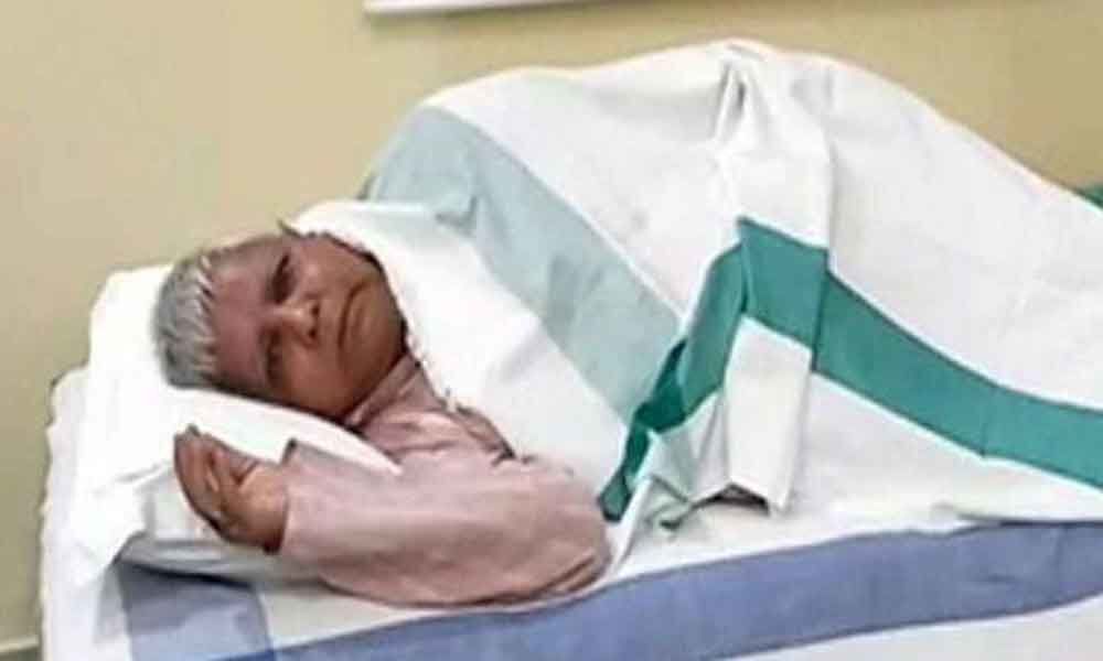 Lalu Prasad skips lunch, goes mum after RJD rout