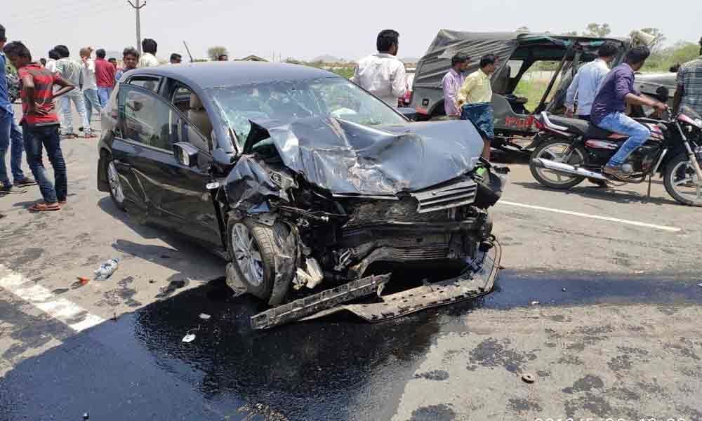 SI, four personnel injured in road accident