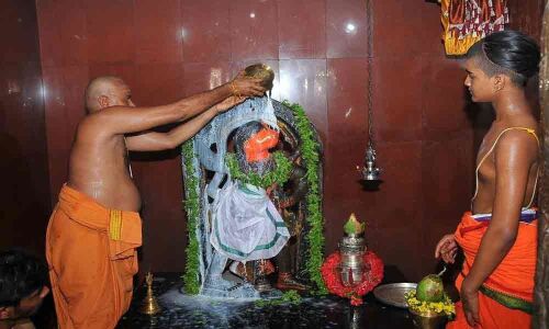 Special pujas performed to Lord Veeranjaneya Swamy