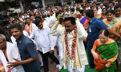 KCR to have darshan of Lord Balaji today, to visit Kanakadurga temple on May 29