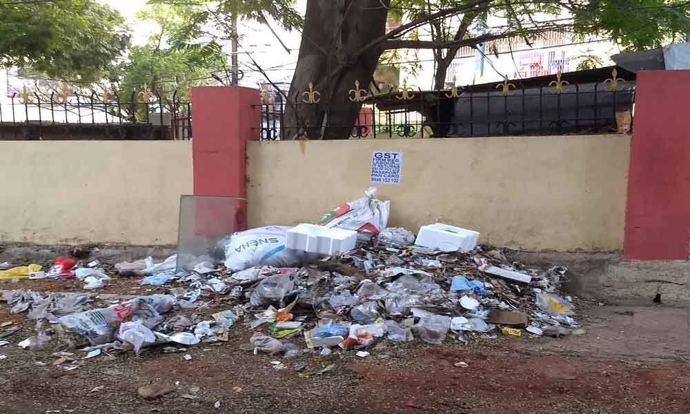 Heaps of debris at Rajeev Nagar Park