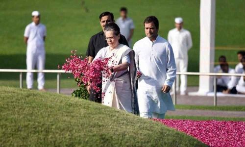 Modi, Rahul pays tribute to Nehru on 55th death anniversary
