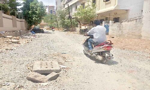 People face hardships on bad & bumpy road