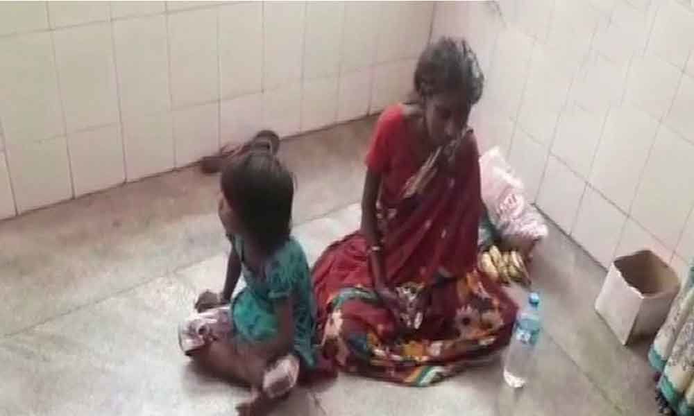 6-yr-old girl in Karnataka forced to beg to look after ailing mother
