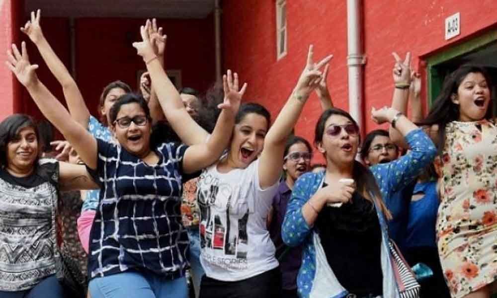 Girls outshine boys in Maharashtra Higher Secondary Certificate exams