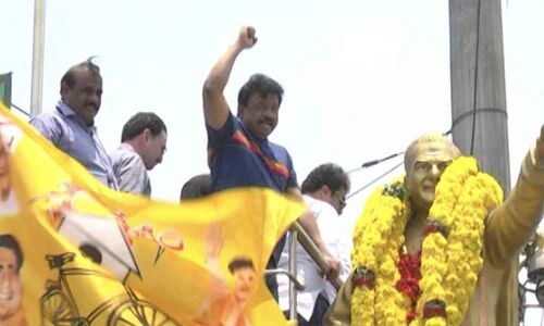 RGV pays tribute to NTR in Vijayawada