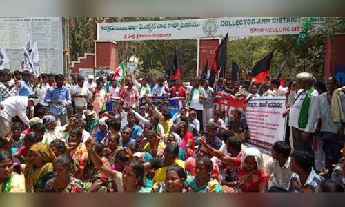 Protest at the Nellore Collectorate on organ donation issue