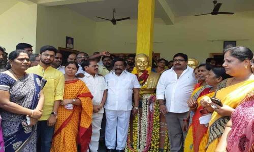 TDP leaders pay tributes to NTR