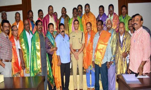 SP felicitates retired cops