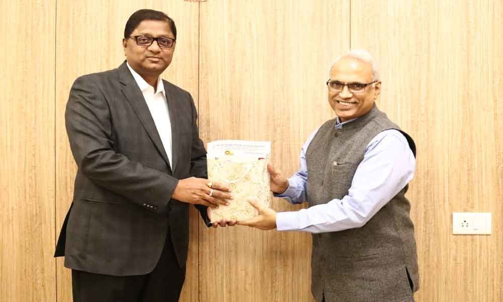 Indian Institute of Management Vishakhapatnam Director calls on EFLU VC