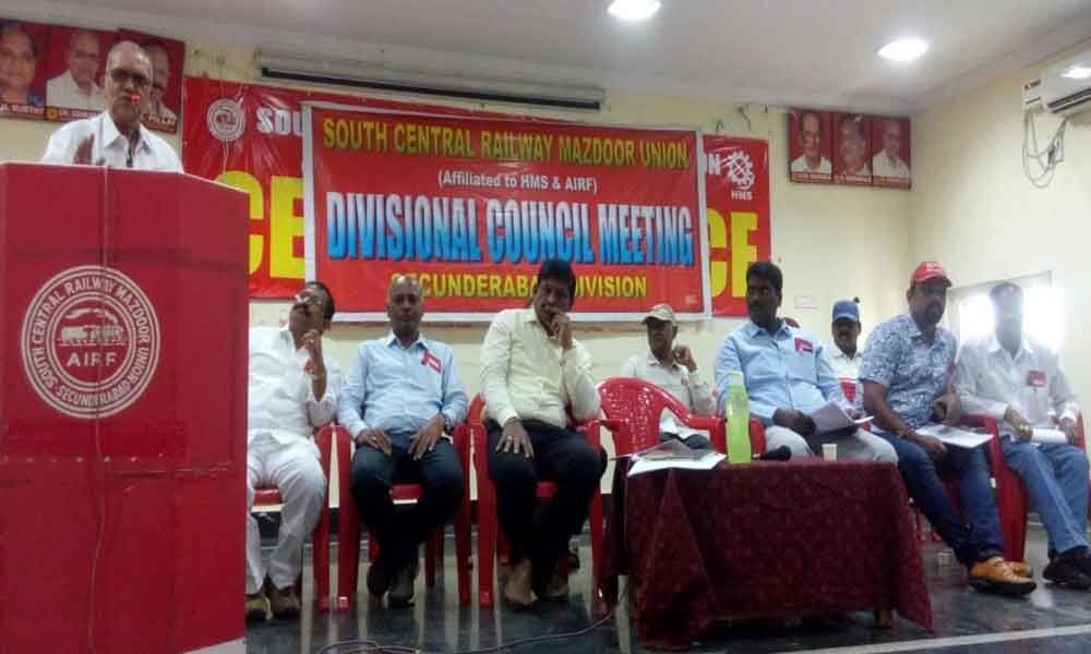 South Central Railway Mazdoor members told to be close with workers