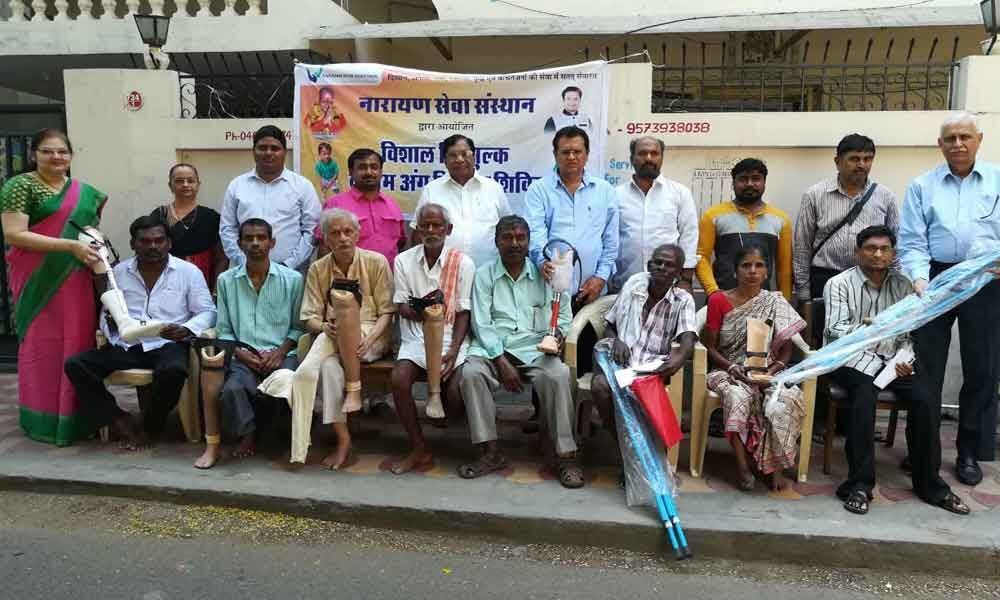 Free artificial limb distribution camp held