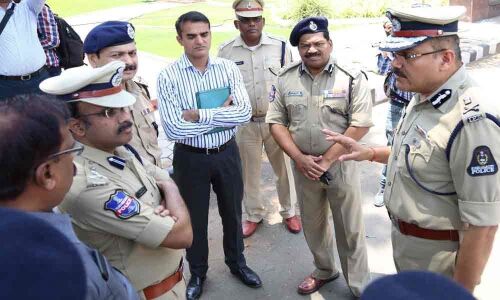 City CP inspects security arrangements at Gun Park