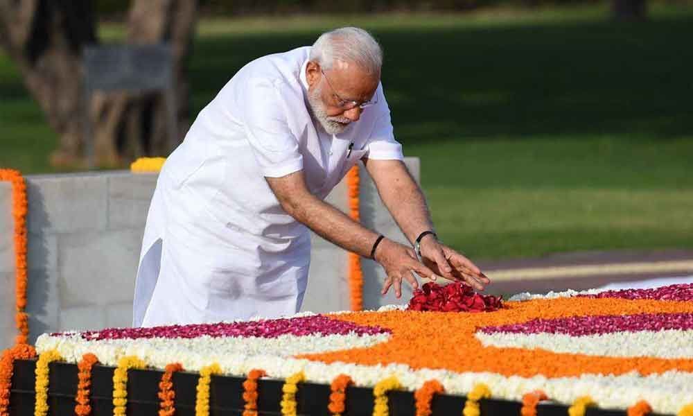 PM pays tribute at National War Memorial ahead of oath ceremony