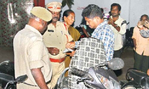 Tight security for Friday prayers at Mecca Masjid