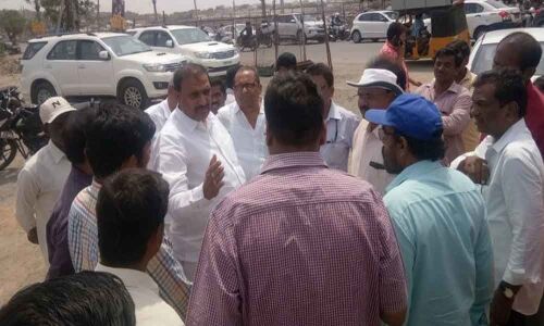 Arekapudi inspects tank beautification works