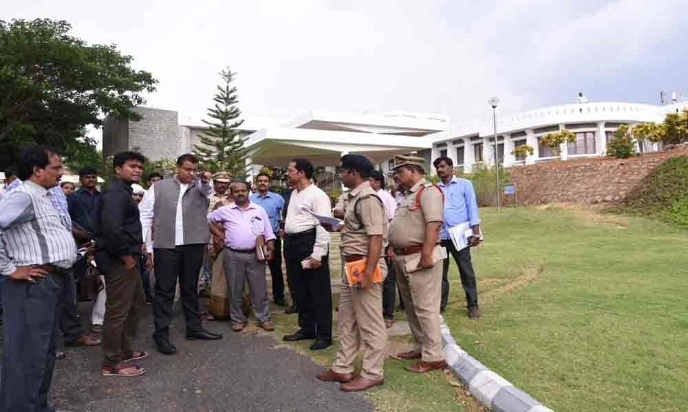 Collector inspects arrangements for Vice President visit