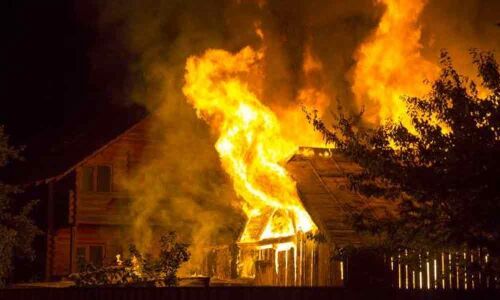 Fire engulfs migrant center in Bosnia, injuring 32