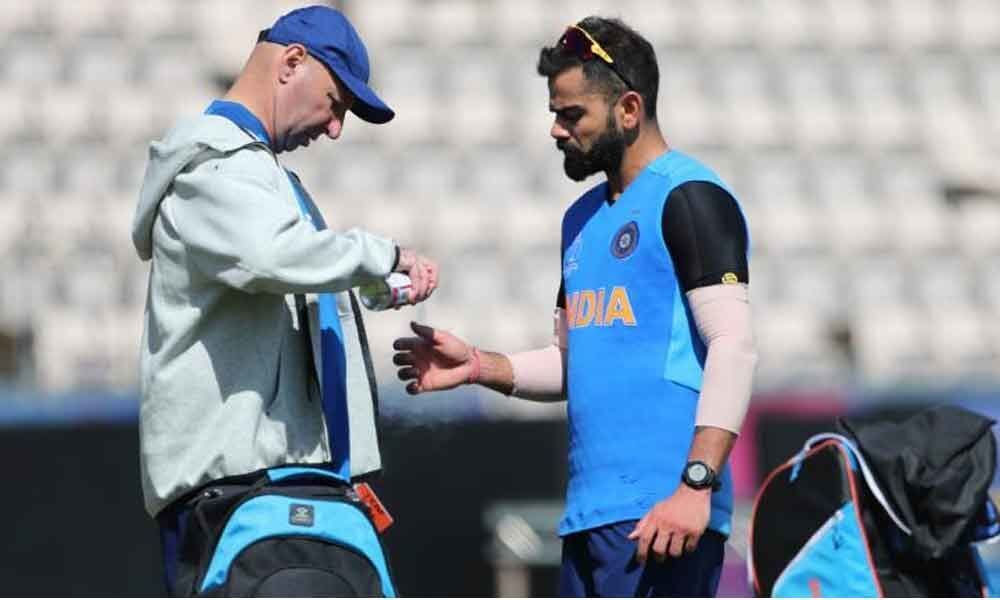 Injury scare for India as Virat Kohli hurts his thumb in training