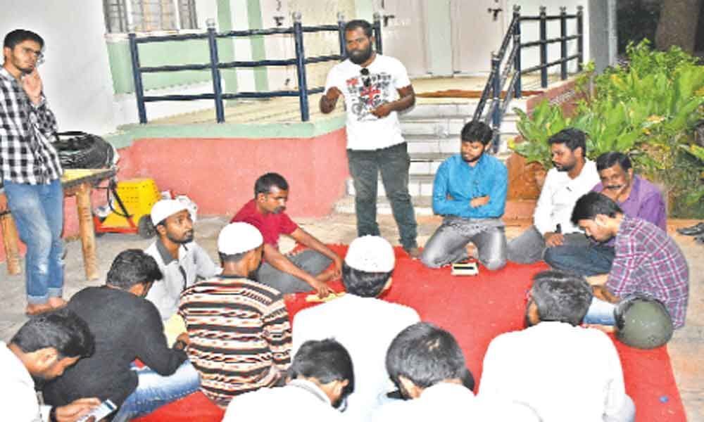 Students Islamic Organization of India organises iftar at OU campus