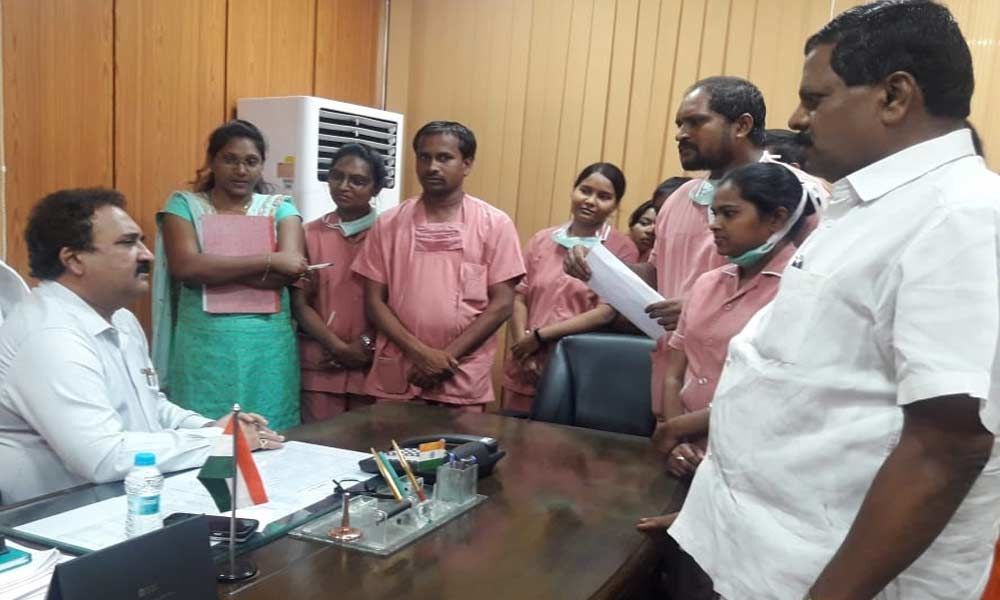Nurses volunteer to  do free service at Gandhi