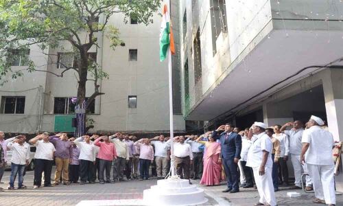 Officials told to strive for Bangaru Telangana