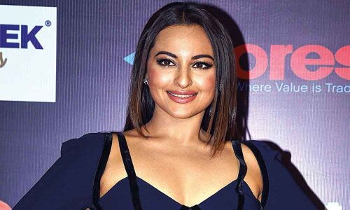 Sonakshi Sinha takes a break