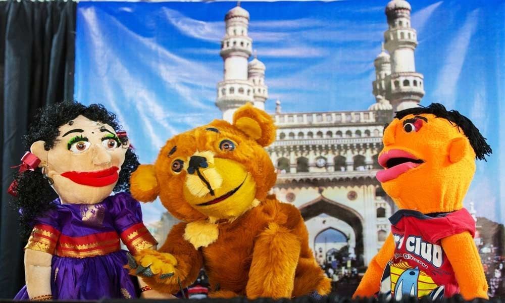 A contemporary puppet show at Lamakaan