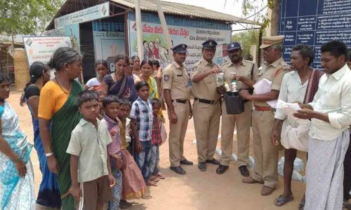 With their pleas falling on deaf ears, Gadwal farmer, kin threaten to commit mass suicide