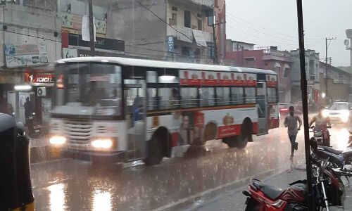 Heavy rains lash many areas