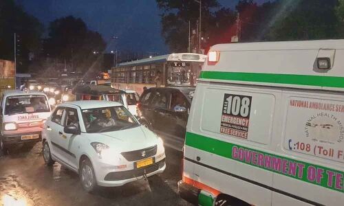 Even light spell throws traffic out of gear