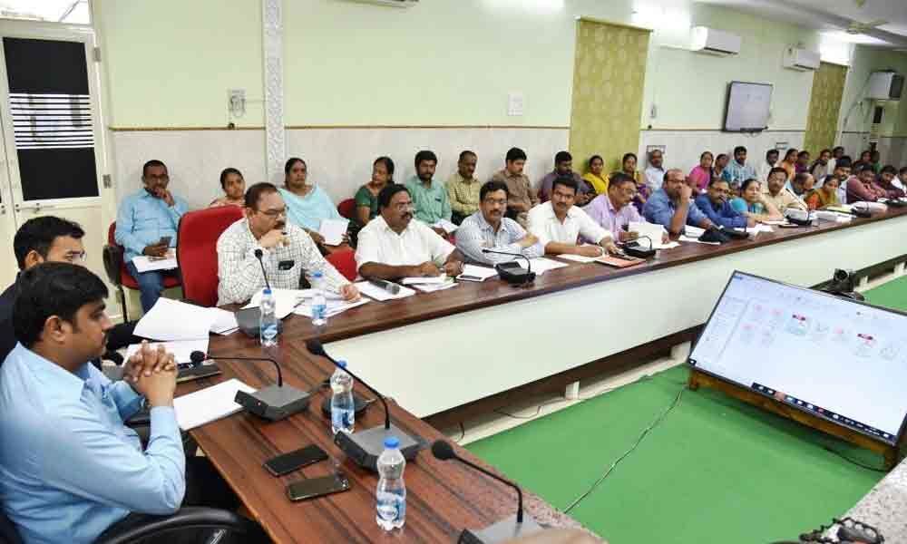 Take steps to meet farmers needs: Collector to officials