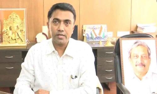 Goa CM tells cab drivers to join app-based taxi service