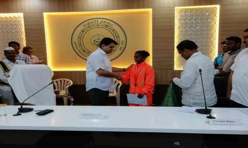 Gymnastics gold medallist felicitated