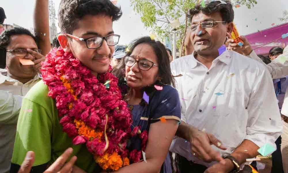 Nalin Khandelwal of Rajasthan overall topper