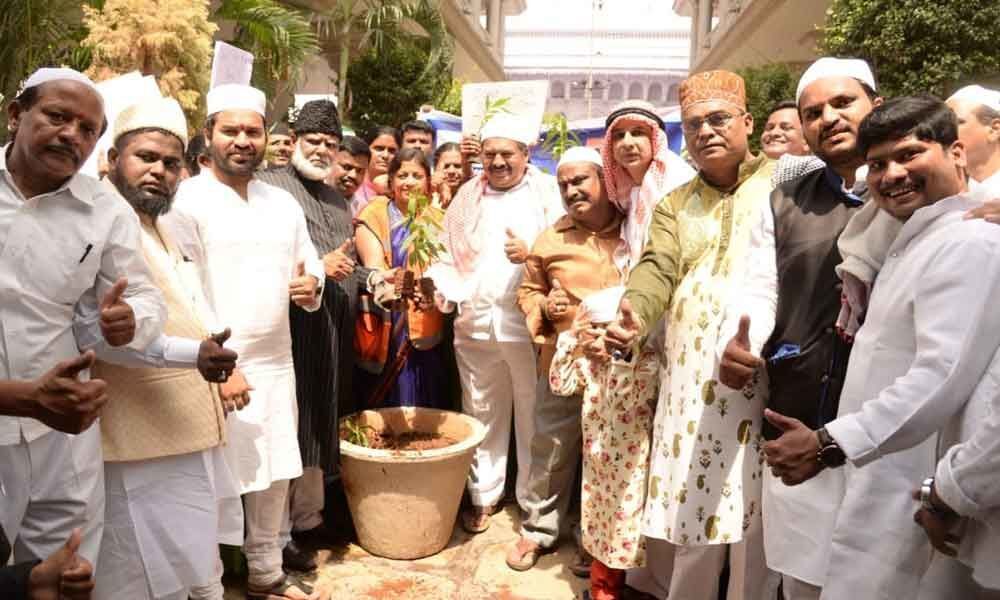 Devotees take pledge to shun plastic at masjid
