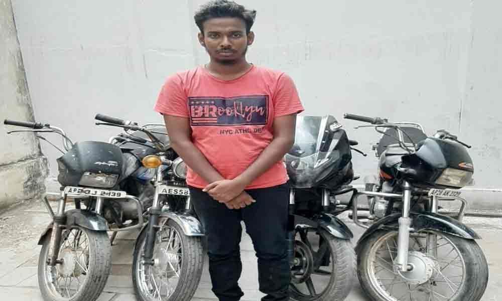 Two arrested for robbery, bike theft