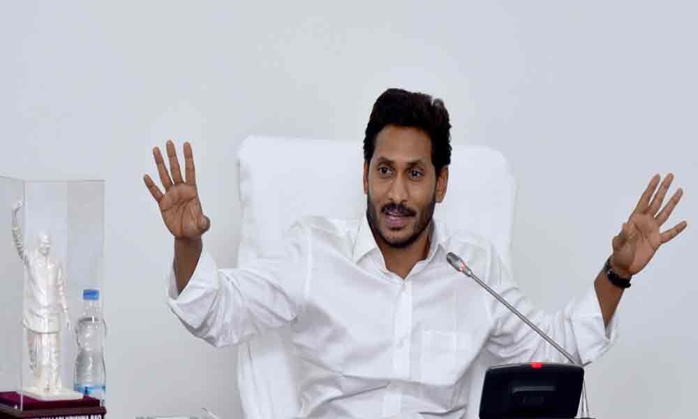 Jaganmohan Reddy personally invites MLAs to be inducted into Cabinet