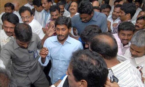 Jagan files for absent petition in CBI Court