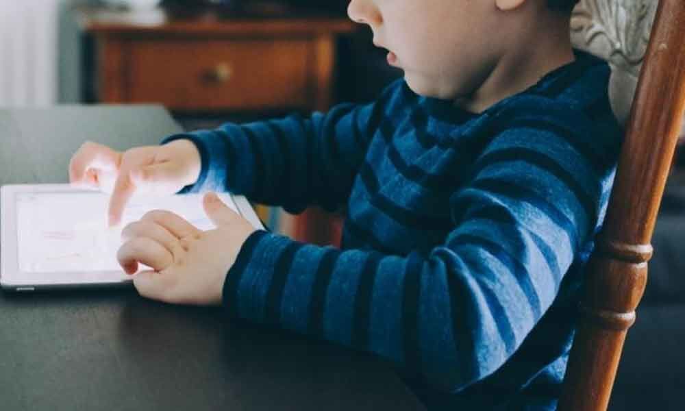 Heres why parents should set screen-time limits for their kids