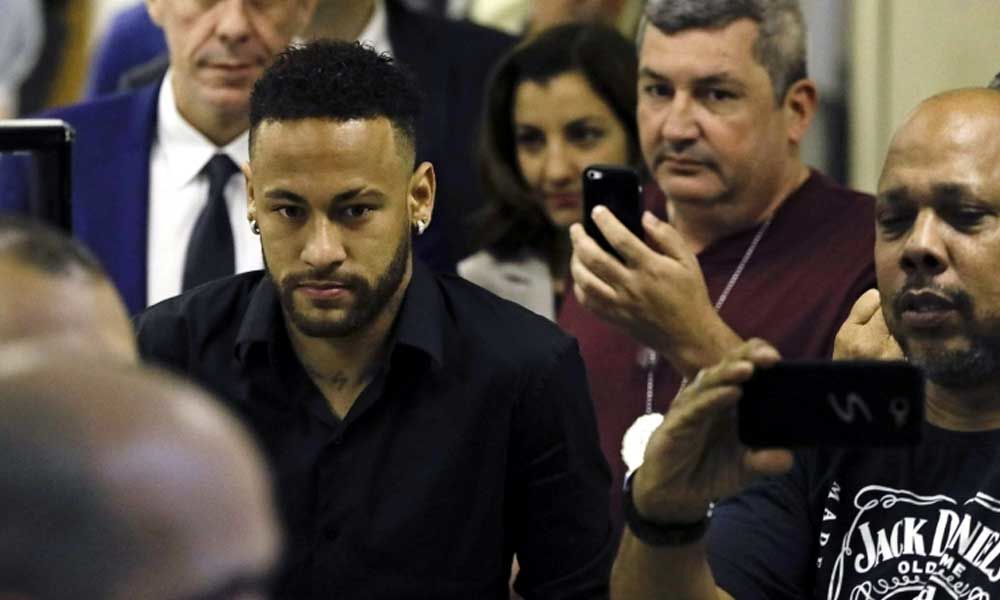 Brazils Neymar in trouble over intimate pictures of woman accusing him of rape