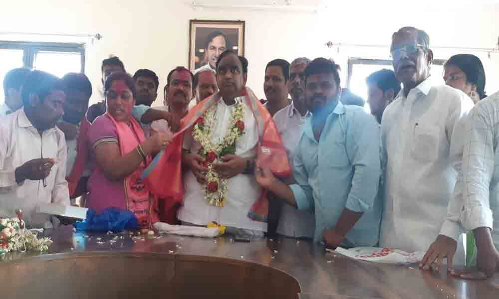 TRS sweeps Karimnagar Mandal Parishad President polls